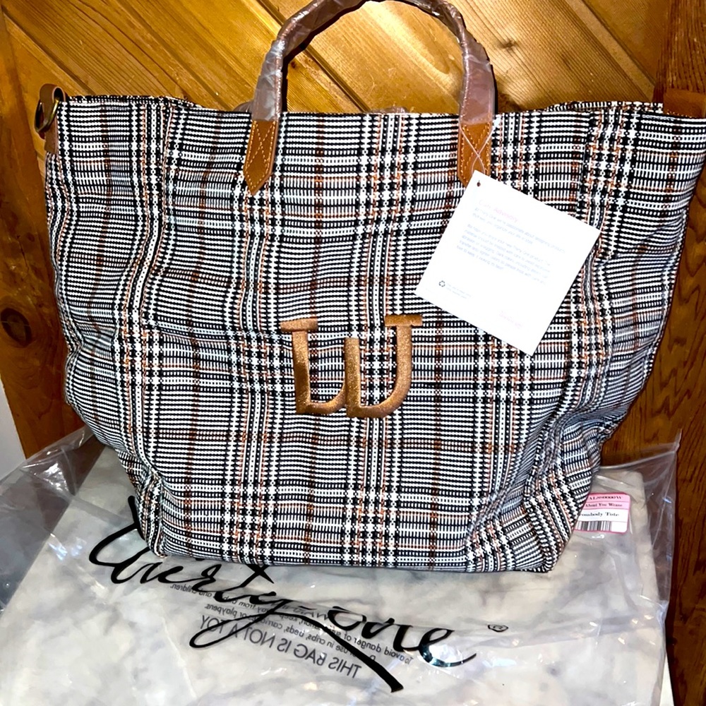 Casual cross body tote thirty one with letter W